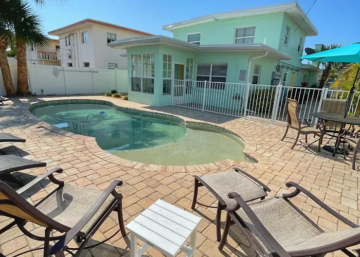 Cozy Canaveral Cottages